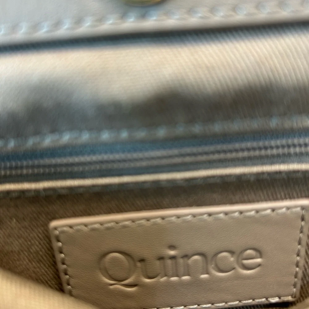 Quince Italian leather triple compartment handbag, detachable straps. Taupe/mink - Picture 4 of 9